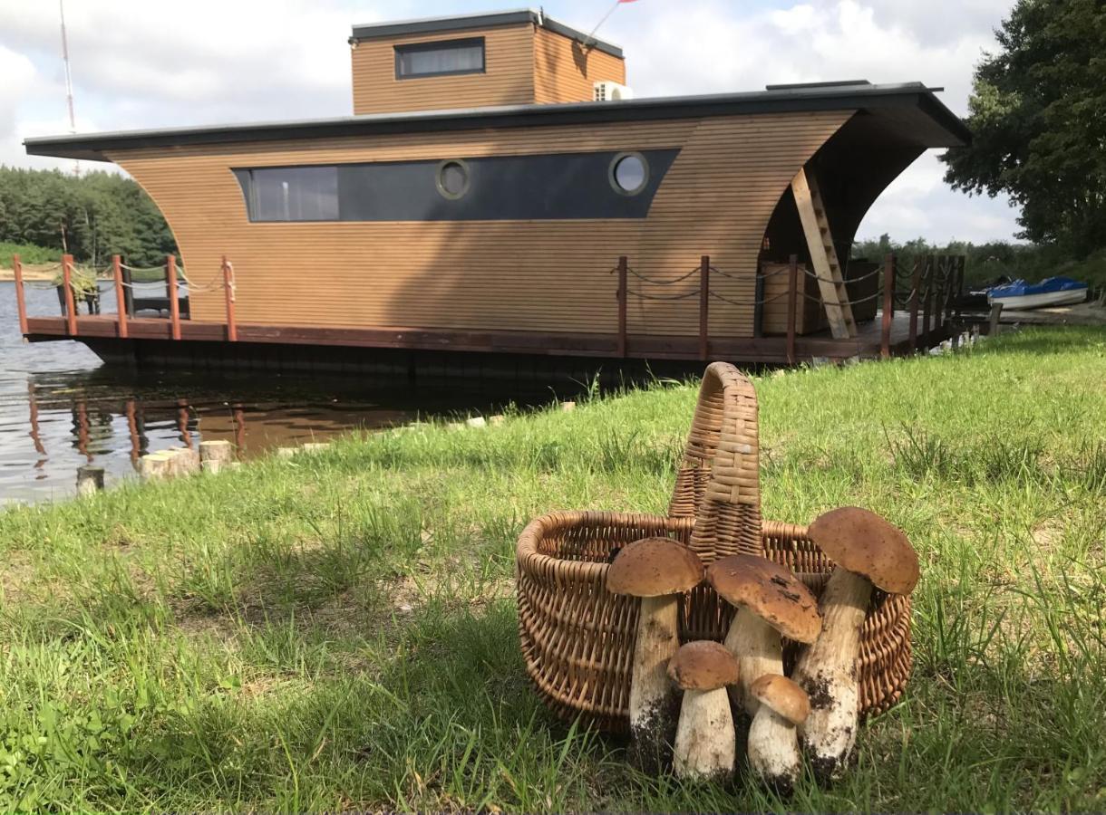 فندق Houseboat Slesin المظهر الخارجي الصورة