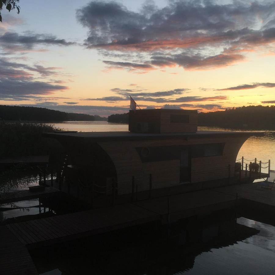 فندق Houseboat Slesin المظهر الخارجي الصورة